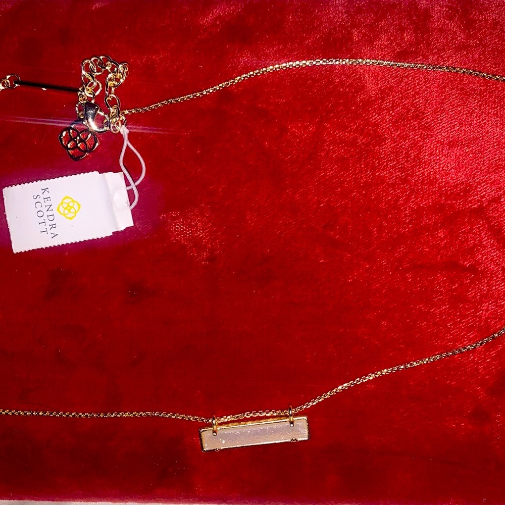 Kendra Scott Leanor Silver Pendant Necklace In Ivory Pearl